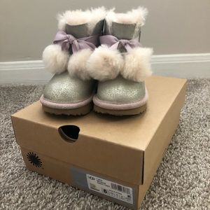 Ugg toddler girl size 6